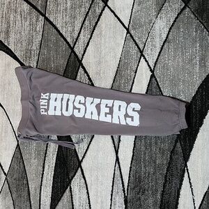 VINTAGE VS PINK 2012 NEBRASKA HUSKERS RED SHINE FLEECE JOGGERS 5TH & OCEAN XS